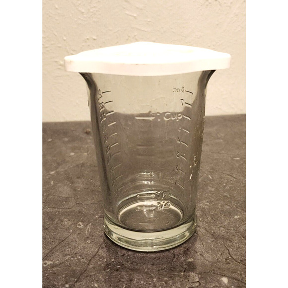 Anchor Hocking 8-Ounce Triple Pour Measuring Cup, Clear, Set of 1 - Picture 1 of 6